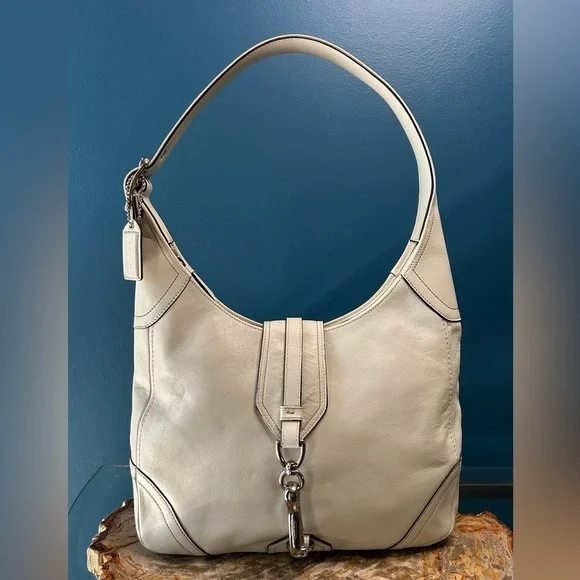 Vintage COACH Hamptons Hobo Clip Flap Chalk White Leather 8A67 EUC - Picture 16 of 16